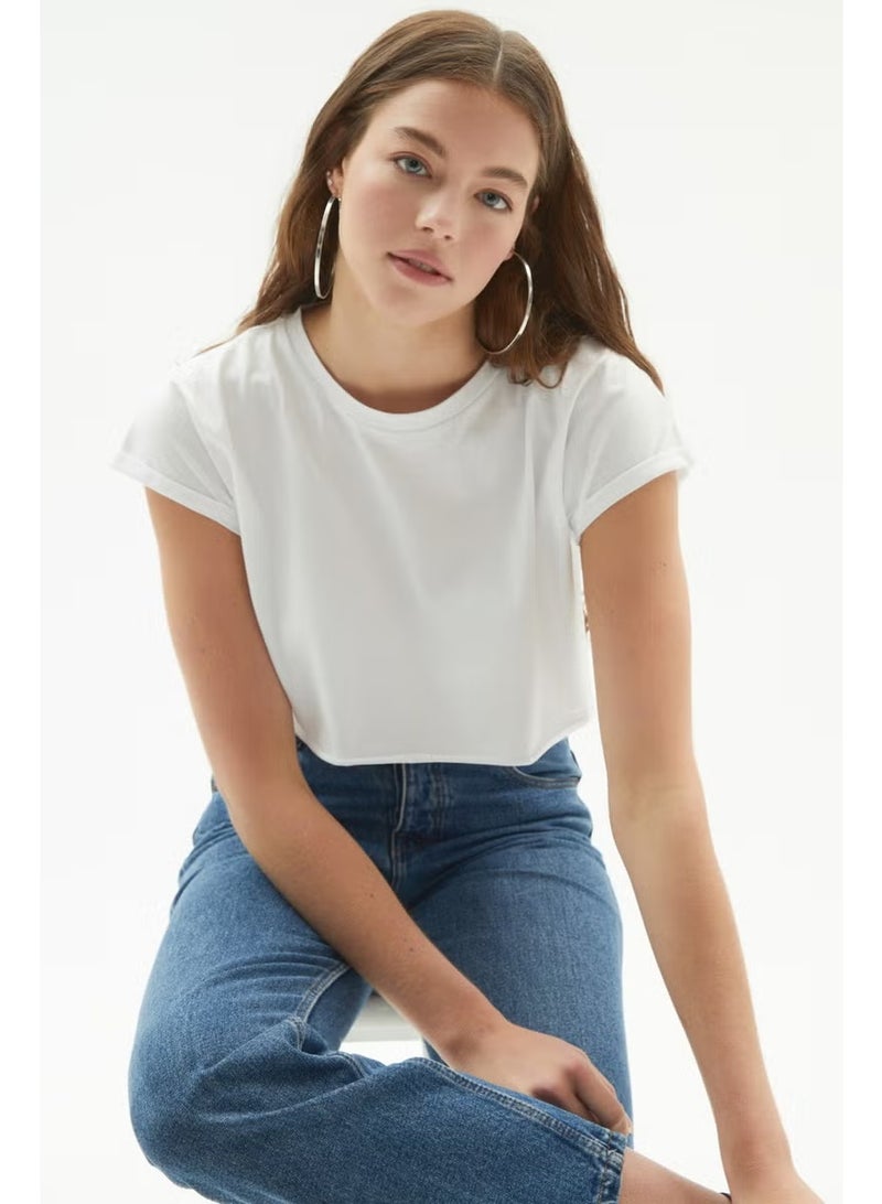 JUNE Women's 100% Cotton Regular Fit Crew Neck Crop Knit T-Shirt - Image 4